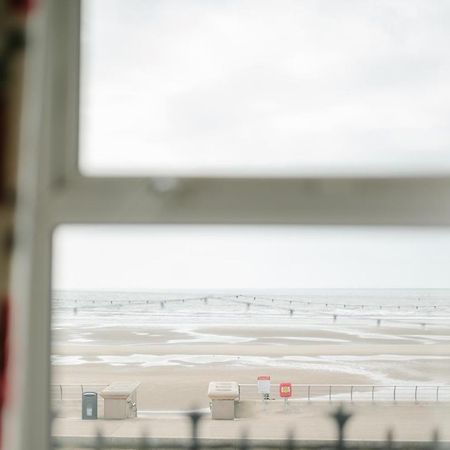 The Chimes On The Sea Bed and Breakfast Blackpool Eksteriør billede