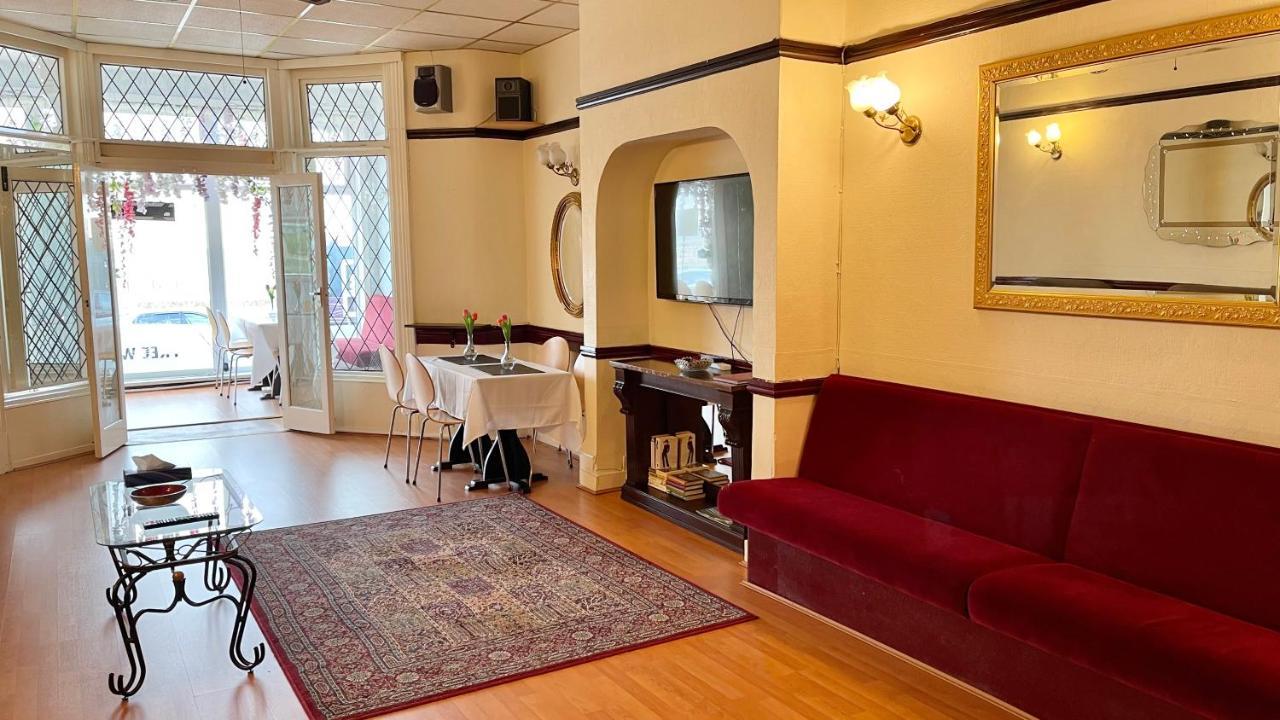 The Chimes On The Sea Bed and Breakfast Blackpool Eksteriør billede