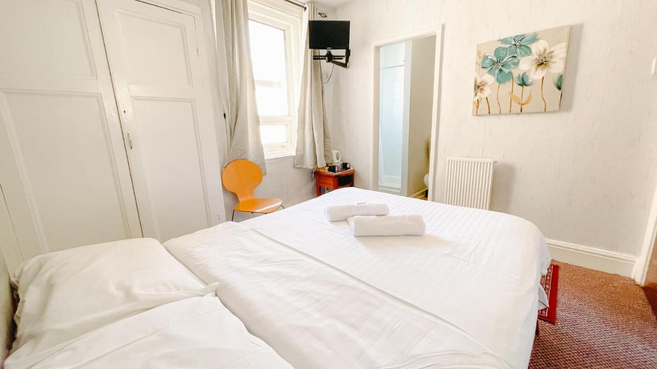 The Chimes On The Sea Bed and Breakfast Blackpool Eksteriør billede